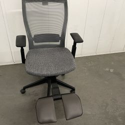 Office Chair /attached Foot Rest