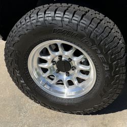 17x8.5 0 Offset Raceline Wheels 285/70/17 Falken Tires 1500 Miles 