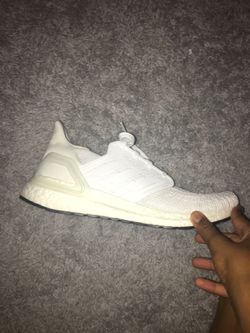 All white Ultra boost no 10.5 willing to trade willing to negotiate never worn💯 name a price
