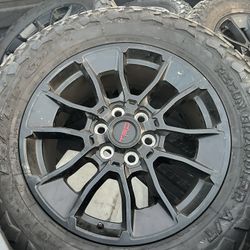 33in Recon Grappler Tires 20in TRD Rims