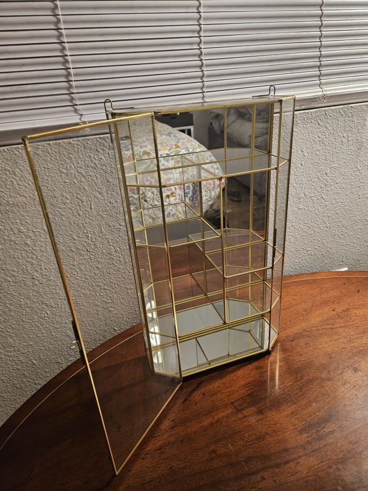 Vintage curio cabinet 20" x12"