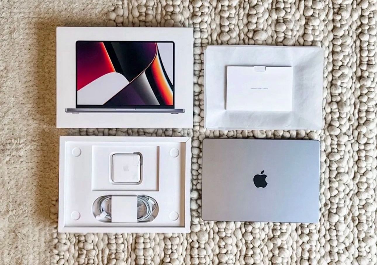 Apple MacBook Pro (16-inch, M1 Pro chip with 10-core CPU and 16-core GPU, 16GB RAM, 512GB SSD)