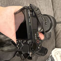 Sony ZVE10  Vlog Camera + 18-50mm lens