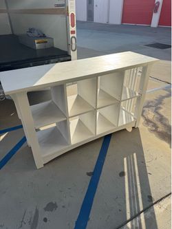 Entry way table