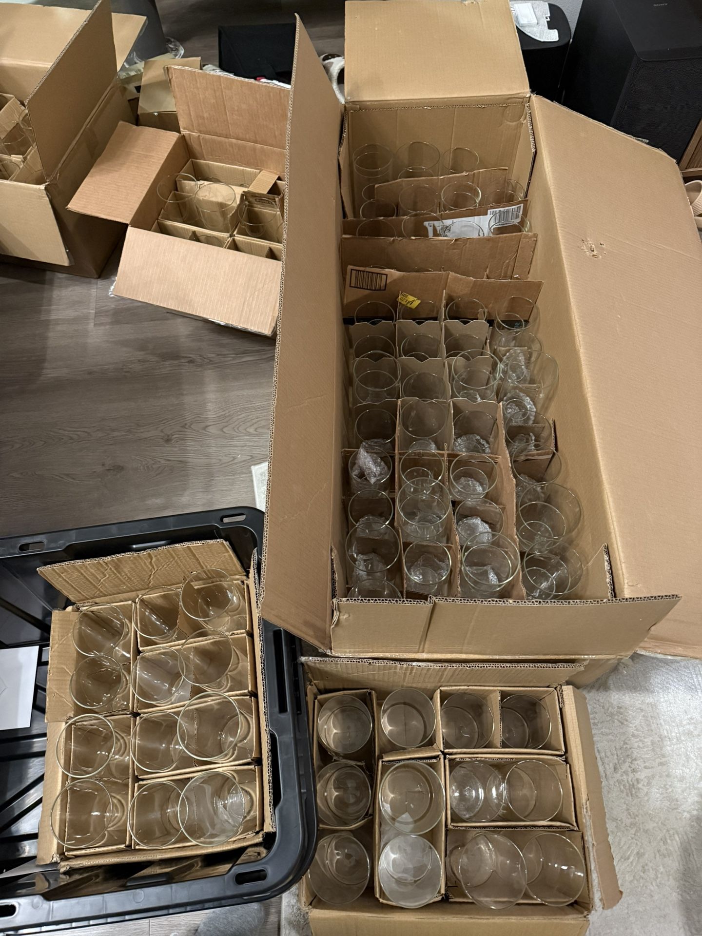 (158) Glass pillar vases in XS, S, M, L, XL sizes