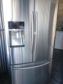 SAMSUNG FRENCH DOOR REFRIGERATOR