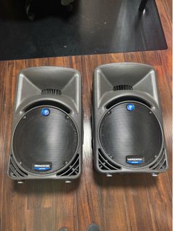 Mackie SRM450 V1 Speakers w/ Pole Mounts