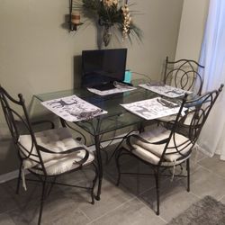 Dining Room Table With 4 Chairs