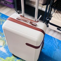 🤍 BRAND NEW 24” CREAM & ROSE GOLD LUGGAGE — ONLY $25!  📍 Pickup: Near IKEA / S. Durango & 215  🔥 LOWEST PRICE OF THE YEAR — $25 FIRM!  Beautiful 24