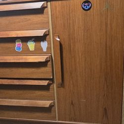 Dresser