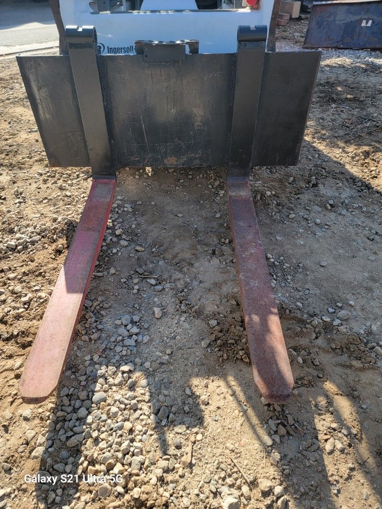 Bobcat Forks 36"