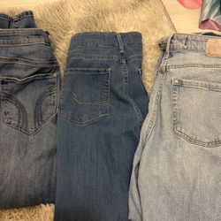 Worn Once Hollister + Levi’s Jeans 7S
