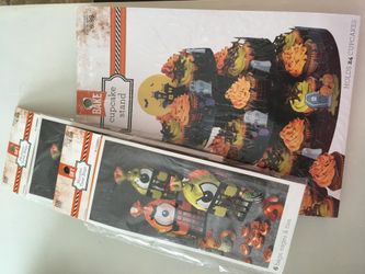 Halloween cupcake stand and goodie bags