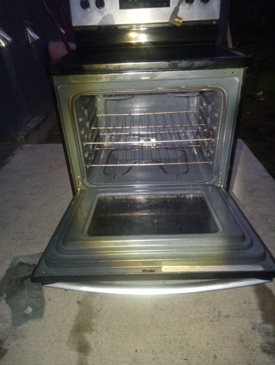 Use Oven Whirlpool Glass Top Everything Works Five Burners Oven Work Perfect Make Me An Offer