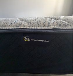 Moving sale-Serta QueenMattress