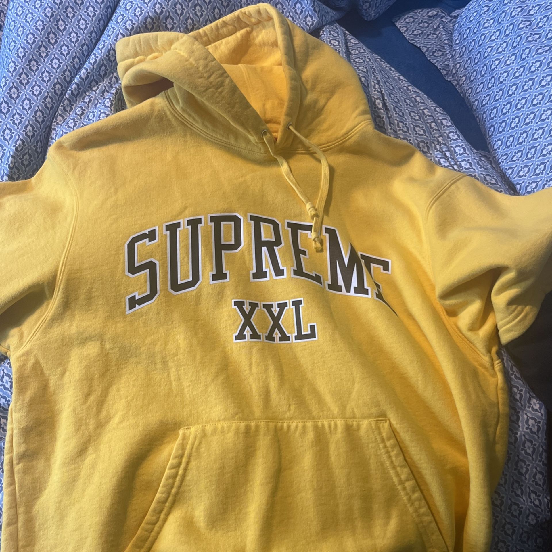 Supreme Hoodie 