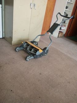 Fiskars Mower
