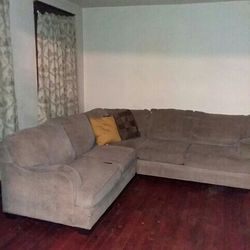 FREE Gray Sectional Sofa Corner Couch