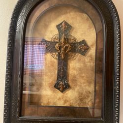 Cuadro De Madera Con Una Cruz