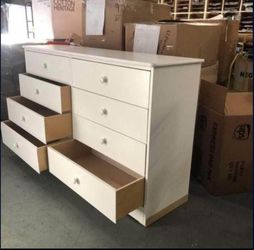 Nice 8 Drawer Dresser