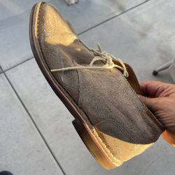 Men’s Shoes Size 11.   Kenneth Cole Suede. Used.  Good Condition. 