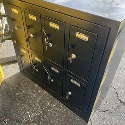 8 door Storage Locker lockers