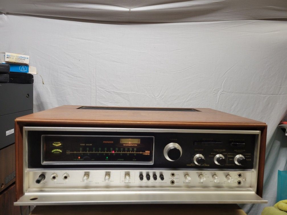 Pioneer SX-9000 AM/FM SILVERFACE RECEIVER WITH REVERB. NEEDS WORK!