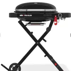 Weber Traveler Compact 240-Sq. in Black Portable Liquid propane Grill