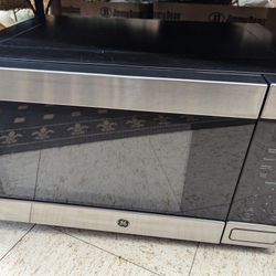 GE Counter Top Microwave With 1500 Watt