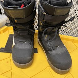 Cans snowboard boots