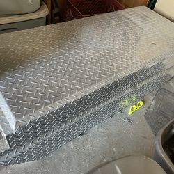 Truck aluminum tool box