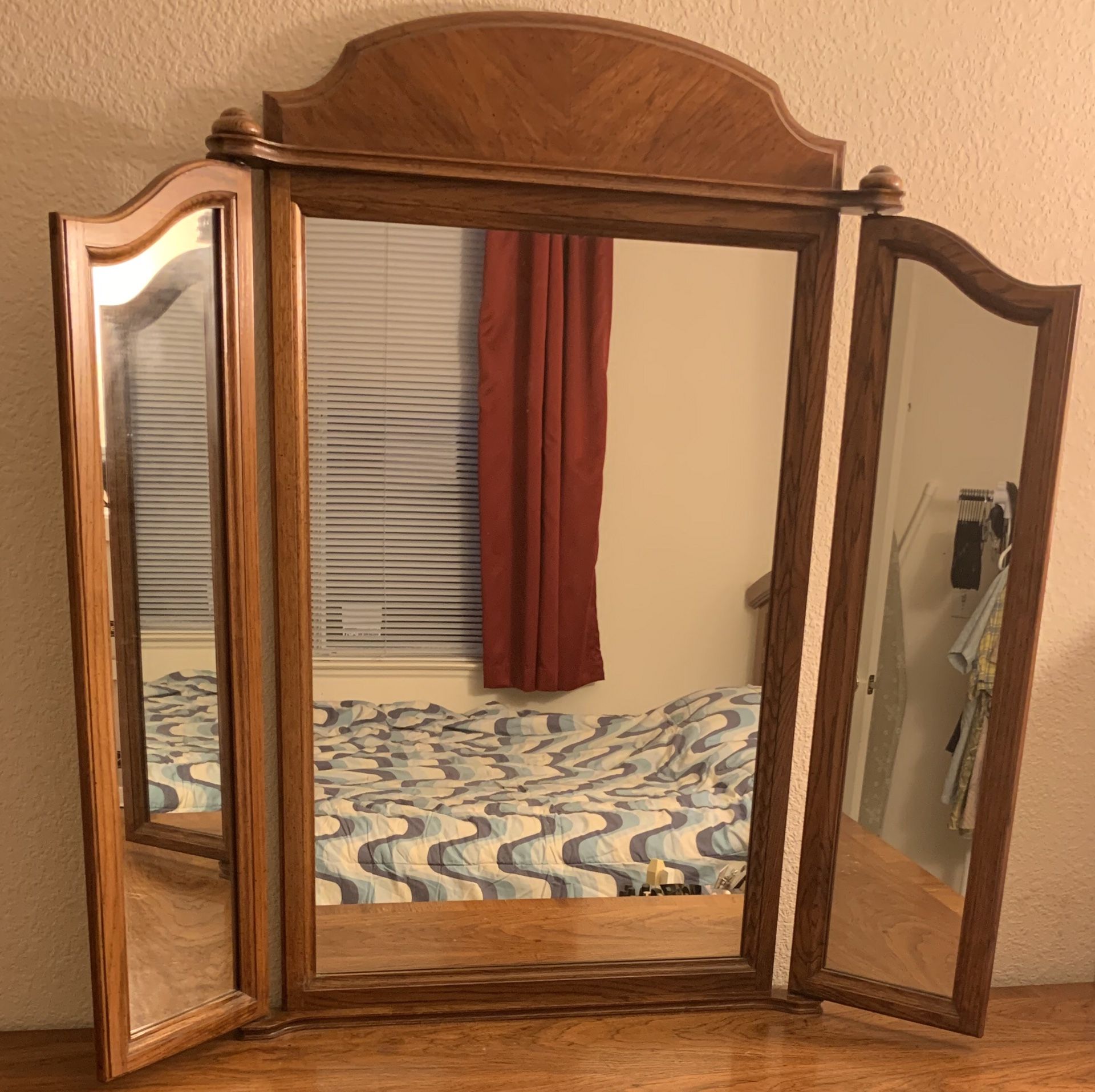 Vintage Mirror - 3 Panel