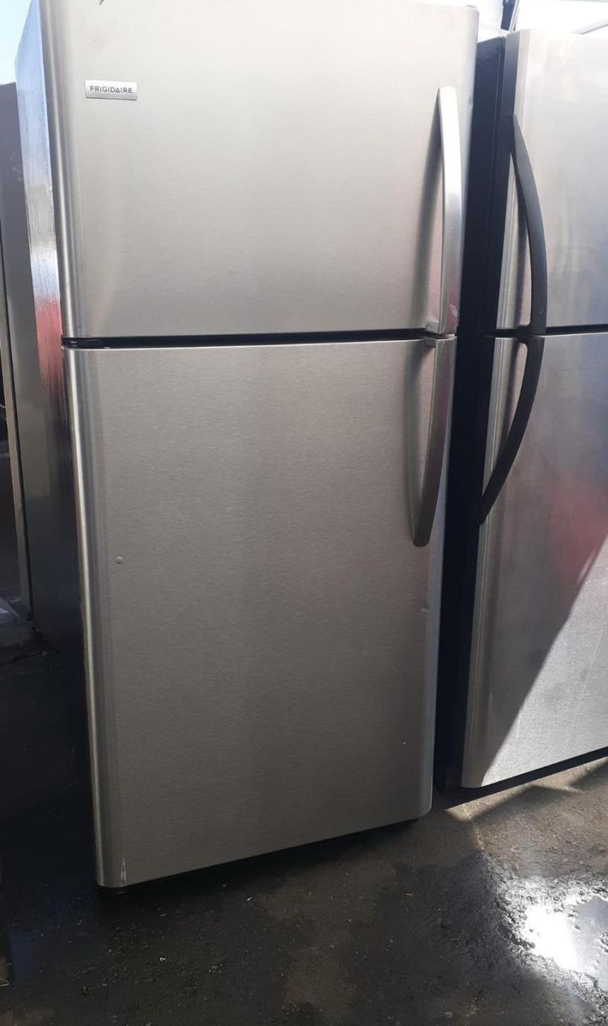 Good Frigidaire Refrigerator - GREAT condition!