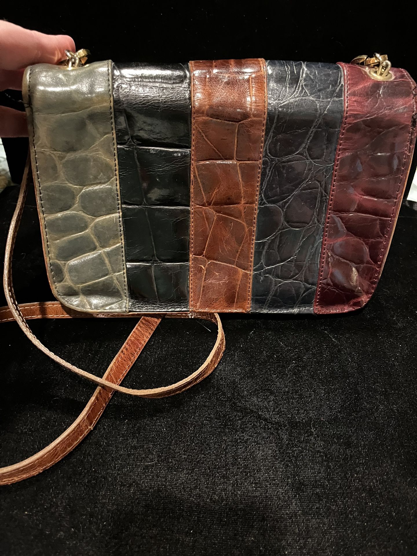 AlligatorShoulder bag, multicolor, soft leather strap gold chain excellent condition