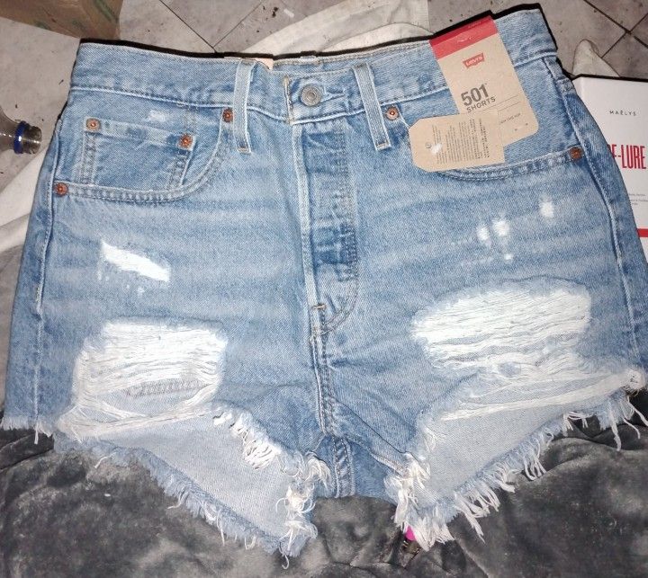 2 Pair Of Women's Size 30 New Levi's Shorts Brand New