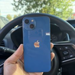 iPhone 13 / Unlocked 