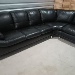 SECTIONAL GENUINE LEATHER BLACK COLOR.. DELIVERY SERVICE AVAILABLE 🚚💥🚚