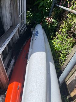 2 kayaks