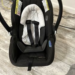 Graco Infant Snug Ride Car seat