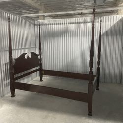 Queen Size Solid Wood Poster Bed – Good Condition**