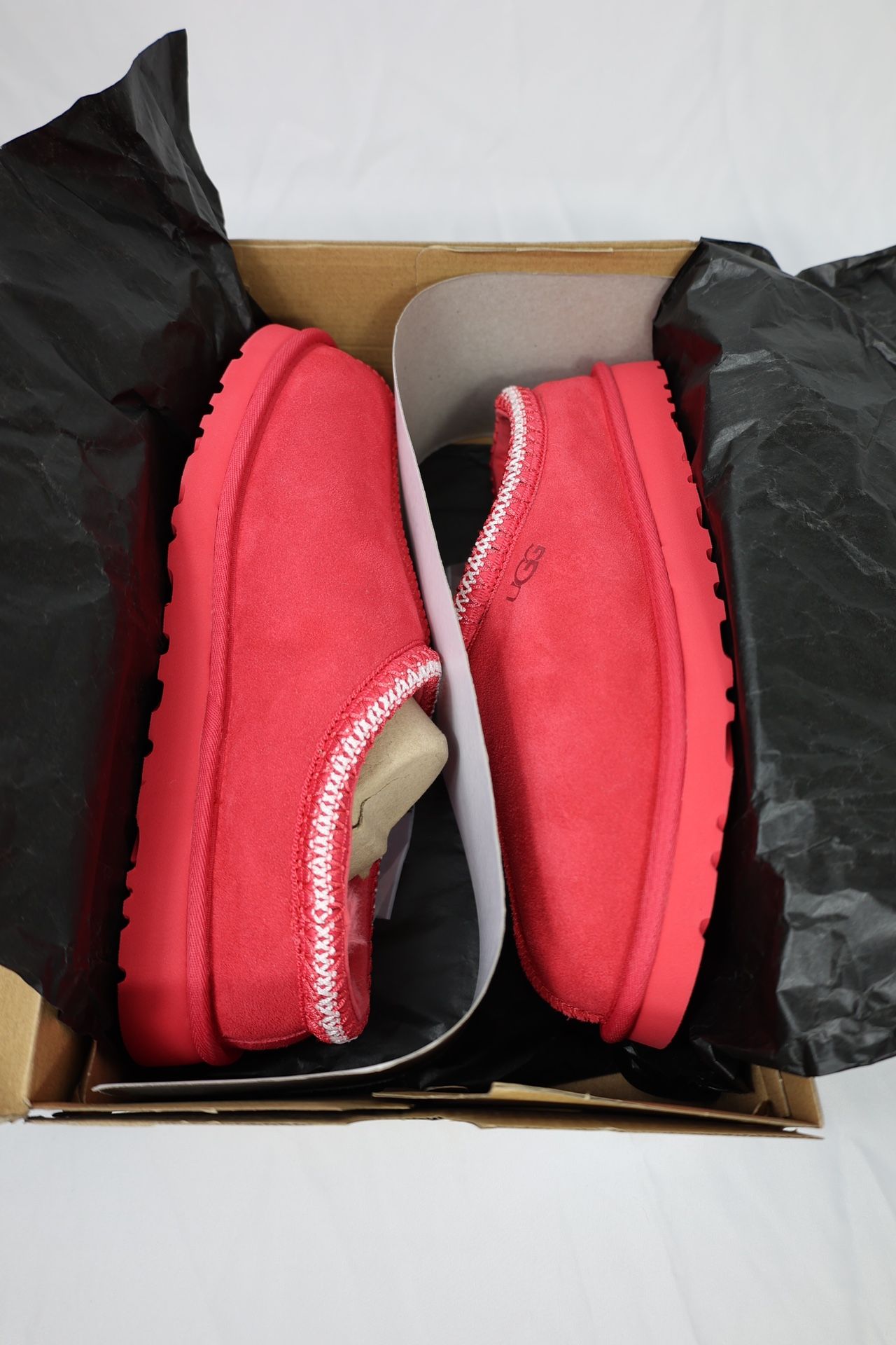 New In Box UGG Tasman Slipper Men’s Size 11