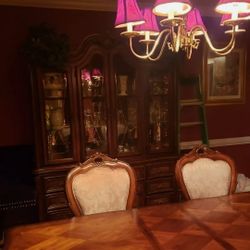 8 Piece Traditional Dining Room Table Set