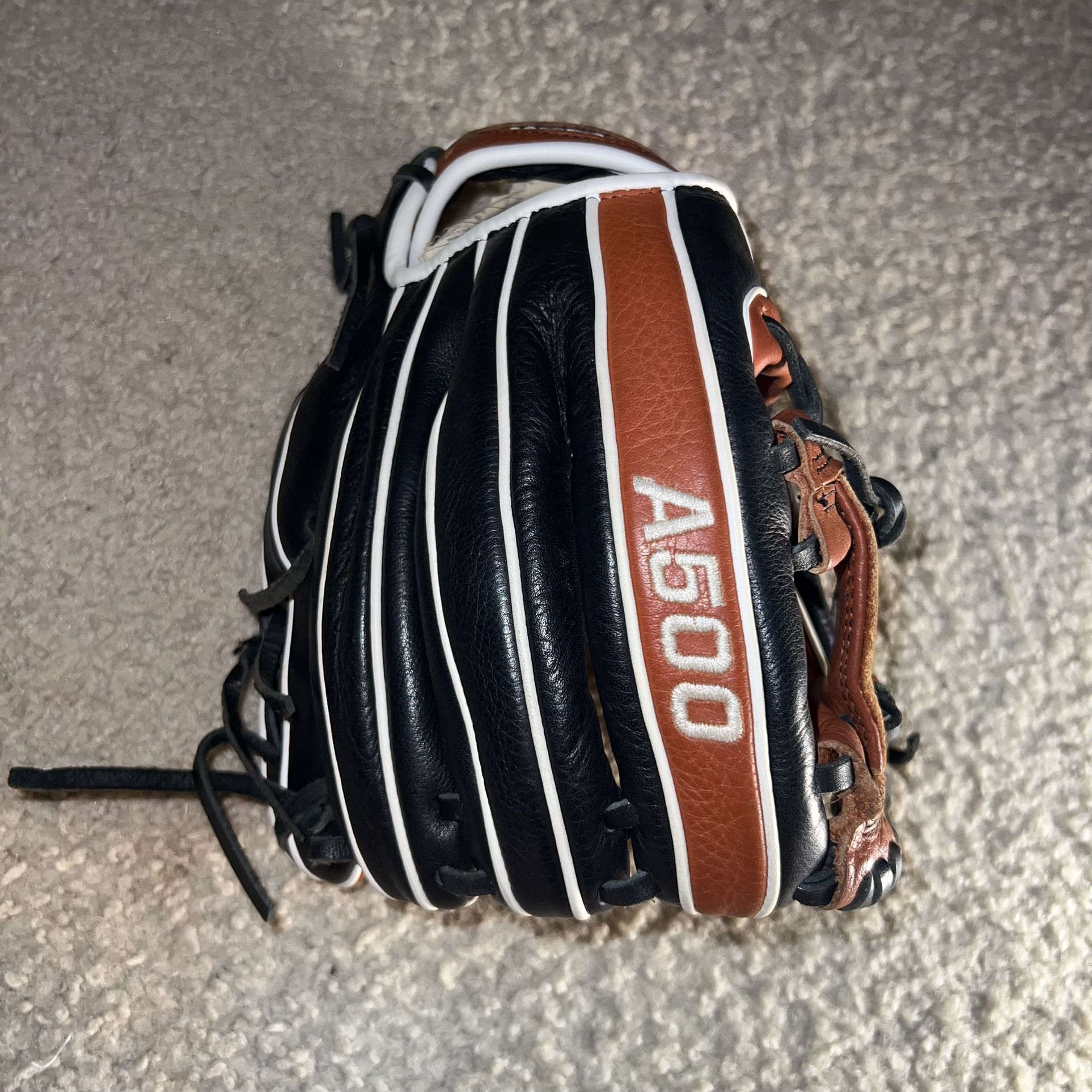 Wilson A500 Baseball Glove 11.5 LHT