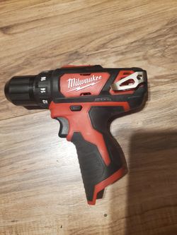 MILWAUKEE M12 DRILL (not Impact)