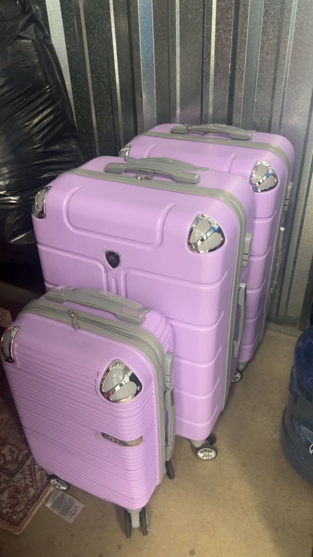 Luggage set