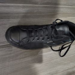 Leather Converse Great Shape,$50.. Older HP Laptop Must Be Connected The Battery Is Bad.$ 50