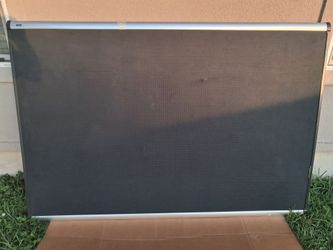 Quarter Bulletin Board & Embossed Goam Black