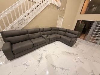Sectional with Recliner