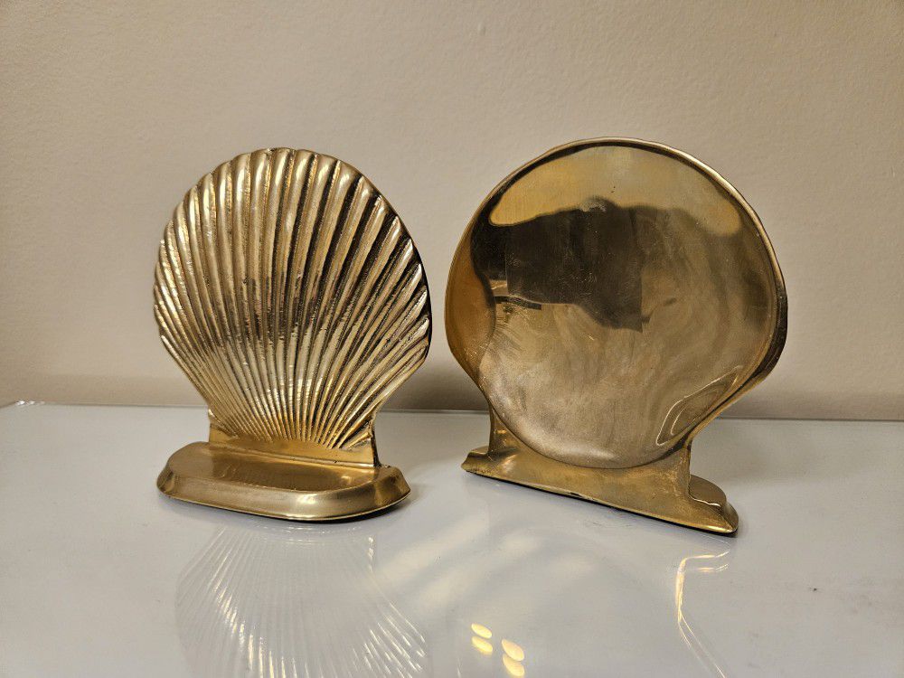 VINTAGE SOLID BRASS Nautical Seashell Clam Shell Bookend Set