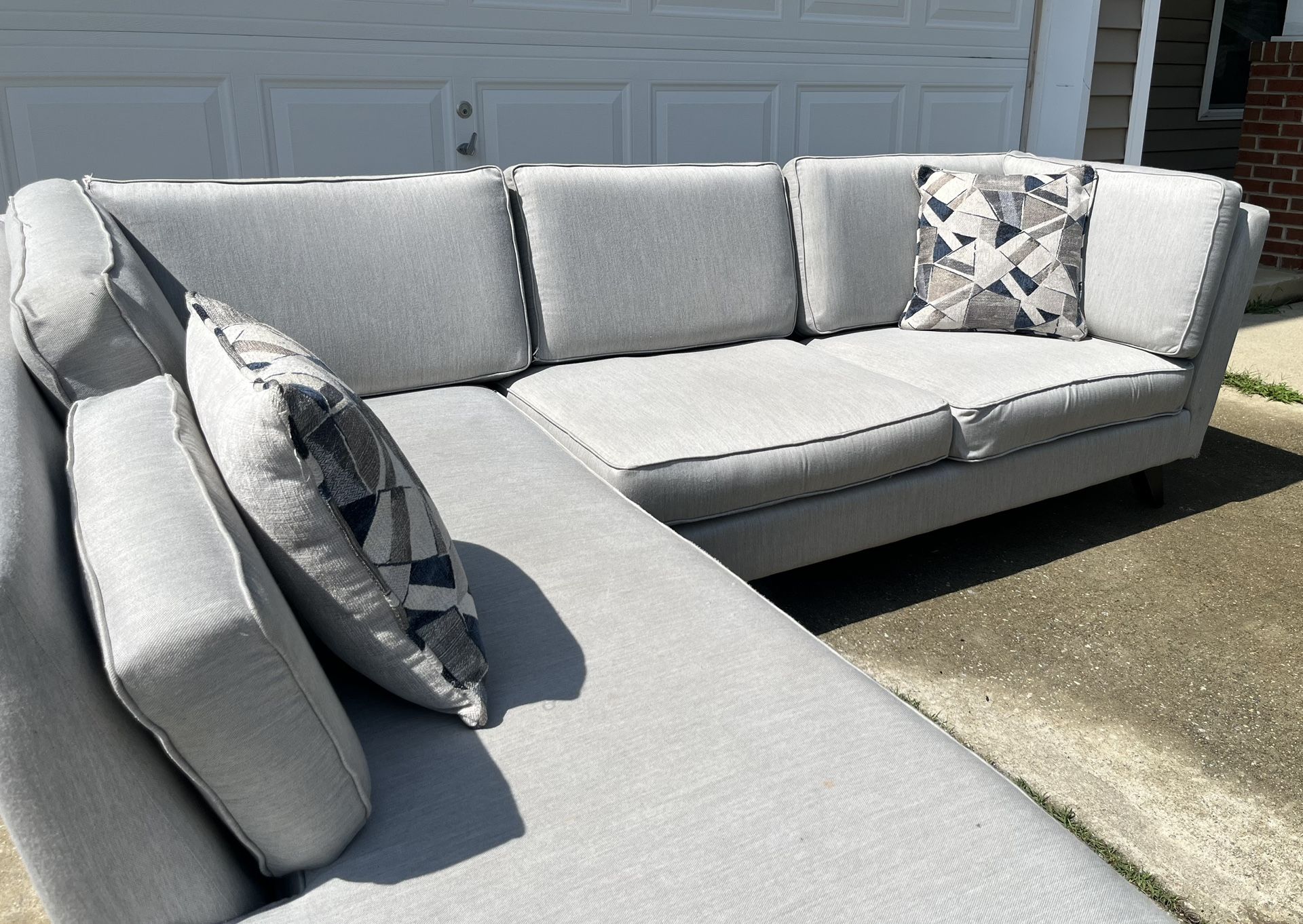Beautiful Gray Sectional Couch!😍